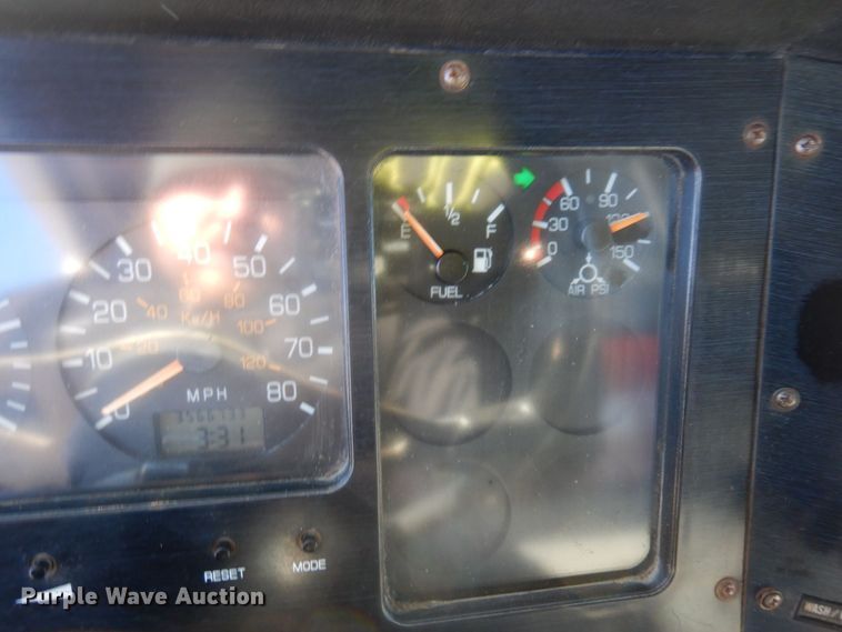 image for item AF9321 1997 Volvo WG  dump truck