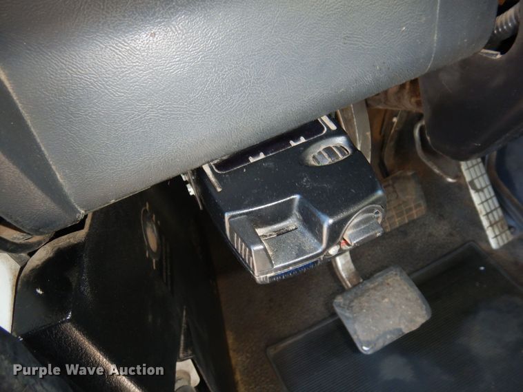 image for item AF9321 1997 Volvo WG  dump truck