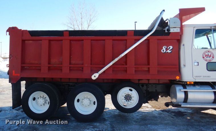 image for item AF9321 1997 Volvo WG  dump truck