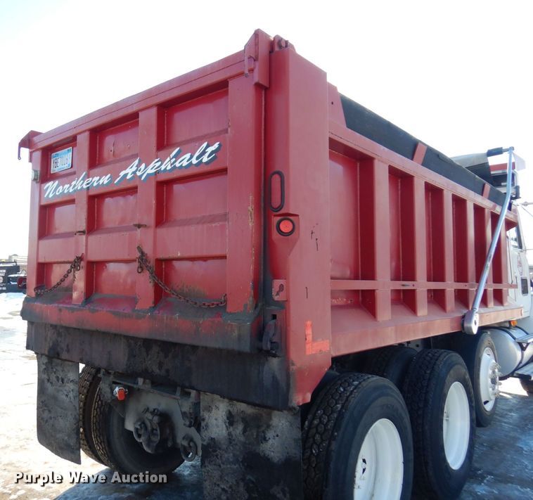 image for item AF9321 1997 Volvo WG  dump truck