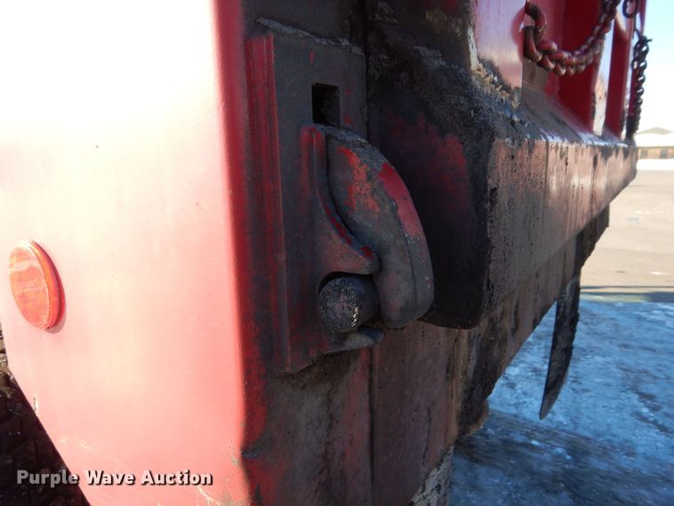 image for item AF9321 1997 Volvo WG  dump truck