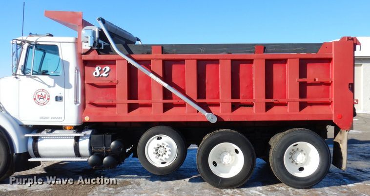 image for item AF9321 1997 Volvo WG  dump truck