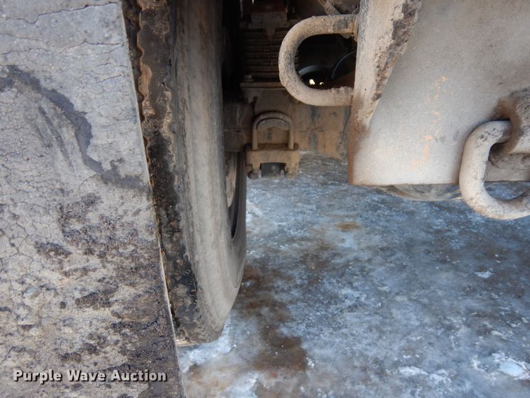 image for item AF9321 1997 Volvo WG  dump truck