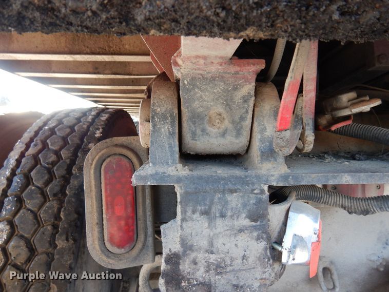 image for item AF9321 1997 Volvo WG  dump truck
