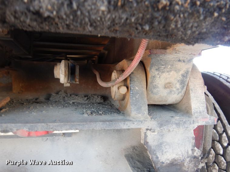 image for item AF9321 1997 Volvo WG  dump truck