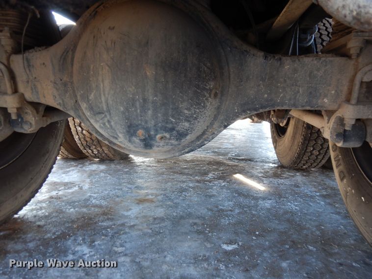 image for item AF9321 1997 Volvo WG  dump truck