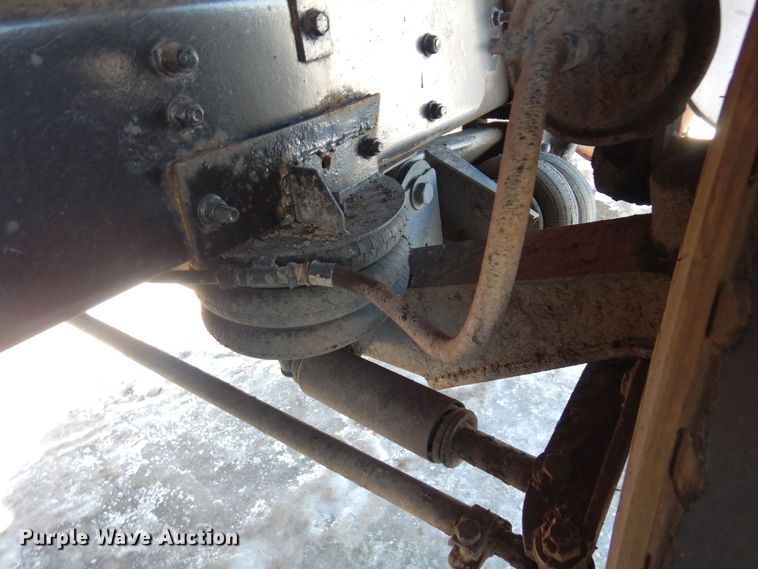 image for item AF9321 1997 Volvo WG  dump truck