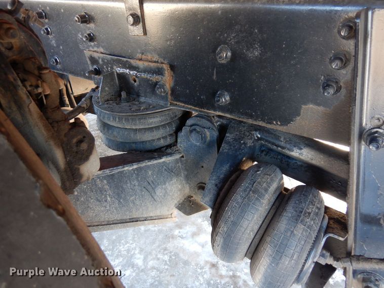 image for item AF9321 1997 Volvo WG  dump truck