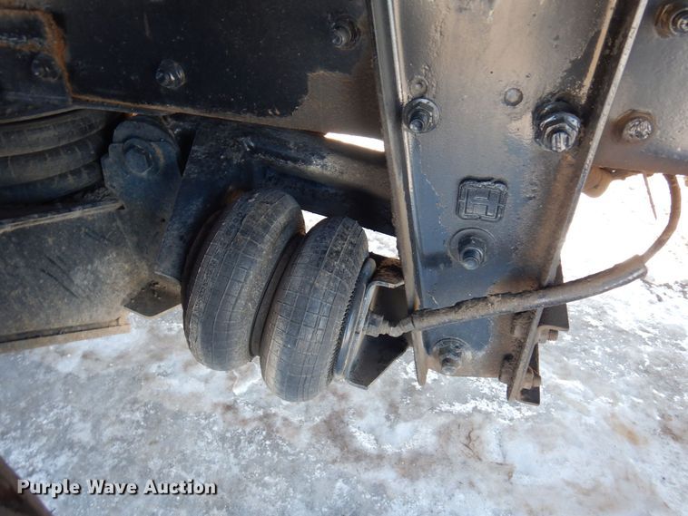 image for item AF9321 1997 Volvo WG  dump truck