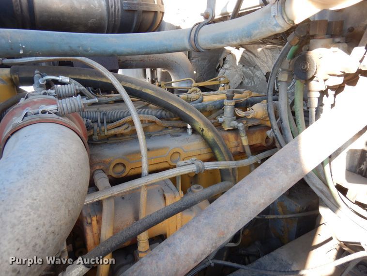 image for item AF9321 1997 Volvo WG  dump truck