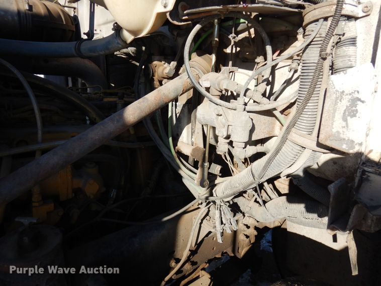 image for item AF9321 1997 Volvo WG  dump truck