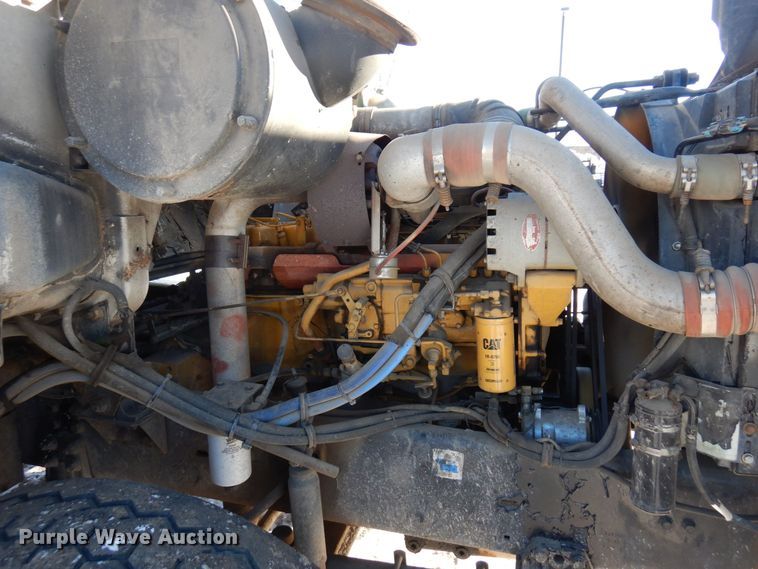 image for item AF9321 1997 Volvo WG  dump truck