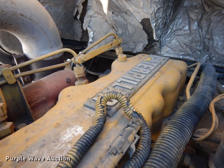 image for item AF9321 1997 Volvo WG  dump truck