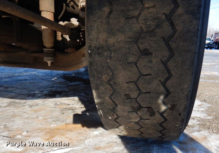 image for item AF9321 1997 Volvo WG  dump truck