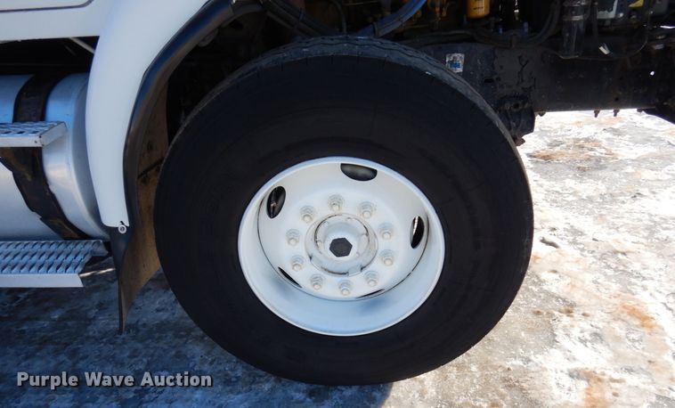 image for item AF9321 1997 Volvo WG  dump truck