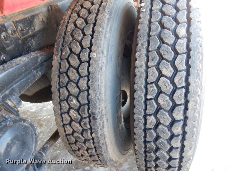 image for item AF9321 1997 Volvo WG  dump truck