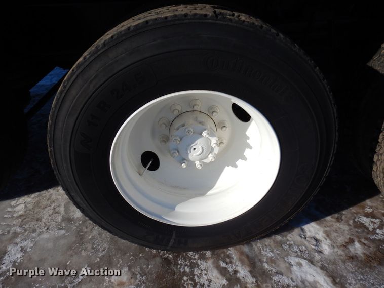 image for item AF9321 1997 Volvo WG  dump truck