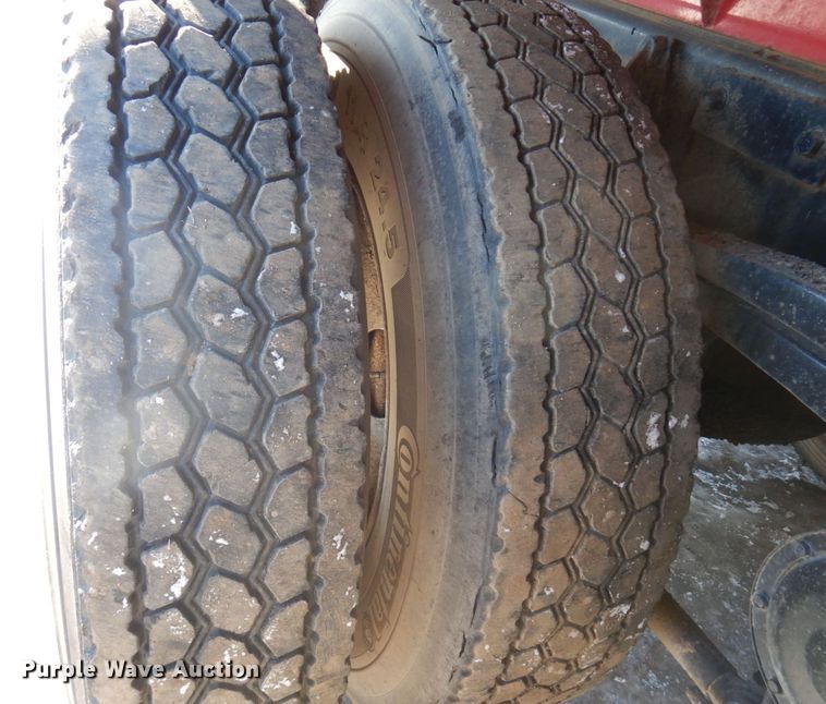 image for item AF9321 1997 Volvo WG  dump truck