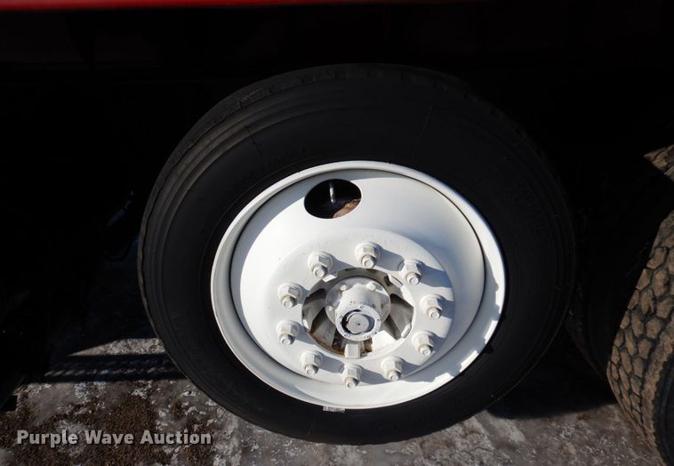 image for item AF9321 1997 Volvo WG  dump truck