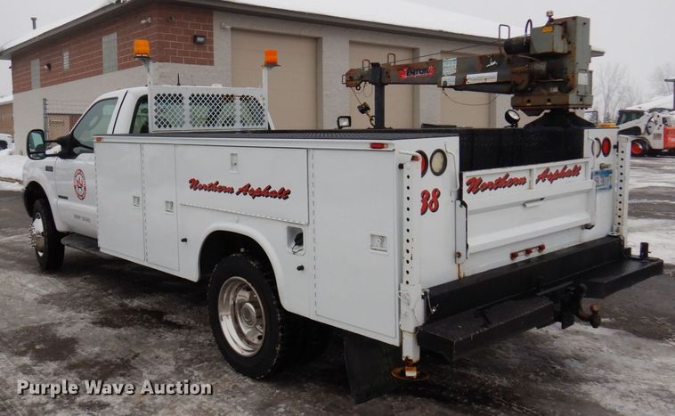 image for item AF9322 2003 Ford F550 Super Duty  utility / service truck