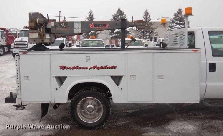 image for item AF9322 2003 Ford F550 Super Duty  utility / service truck