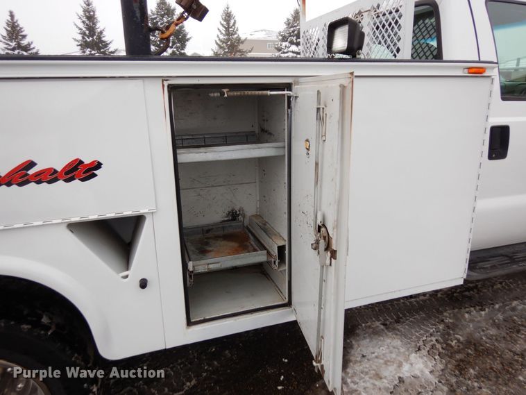image for item AF9322 2003 Ford F550 Super Duty  utility / service truck