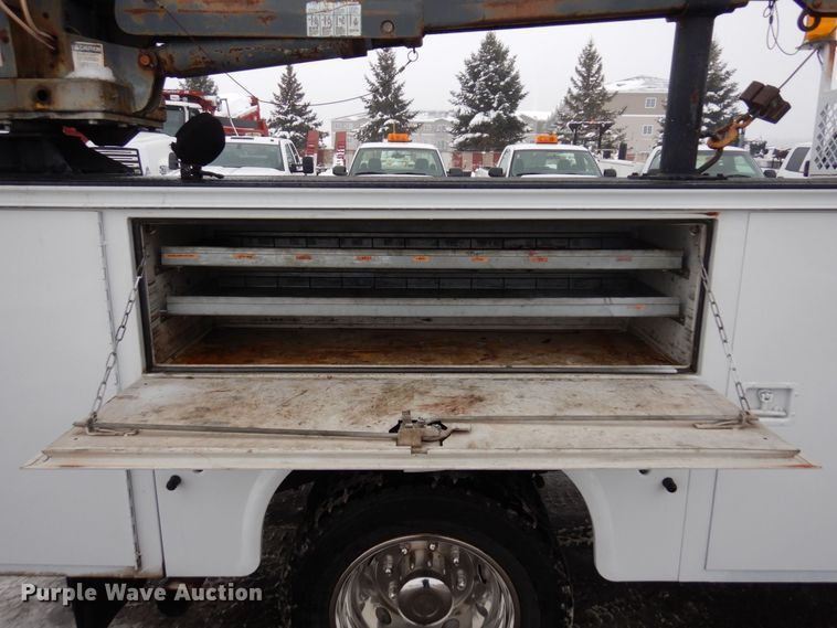 image for item AF9322 2003 Ford F550 Super Duty  utility / service truck