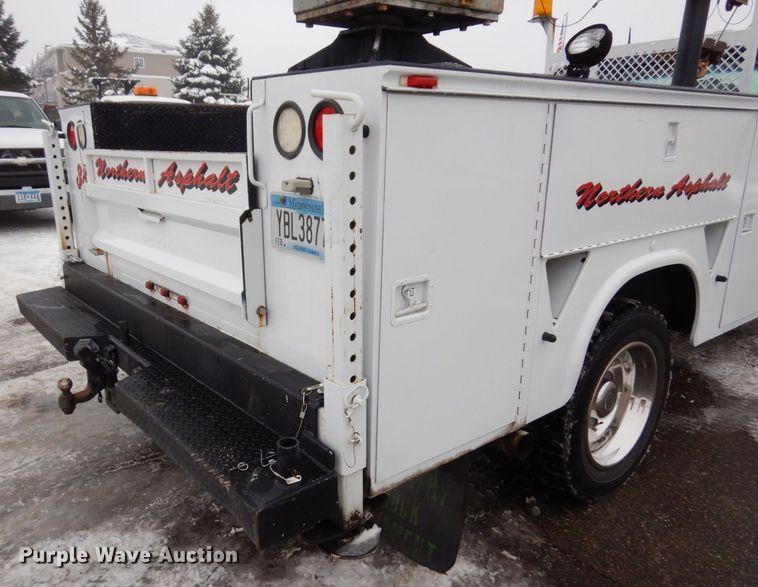 image for item AF9322 2003 Ford F550 Super Duty  utility / service truck