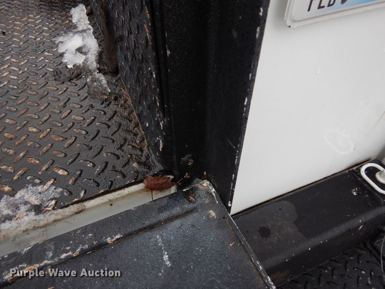 image for item AF9322 2003 Ford F550 Super Duty  utility / service truck