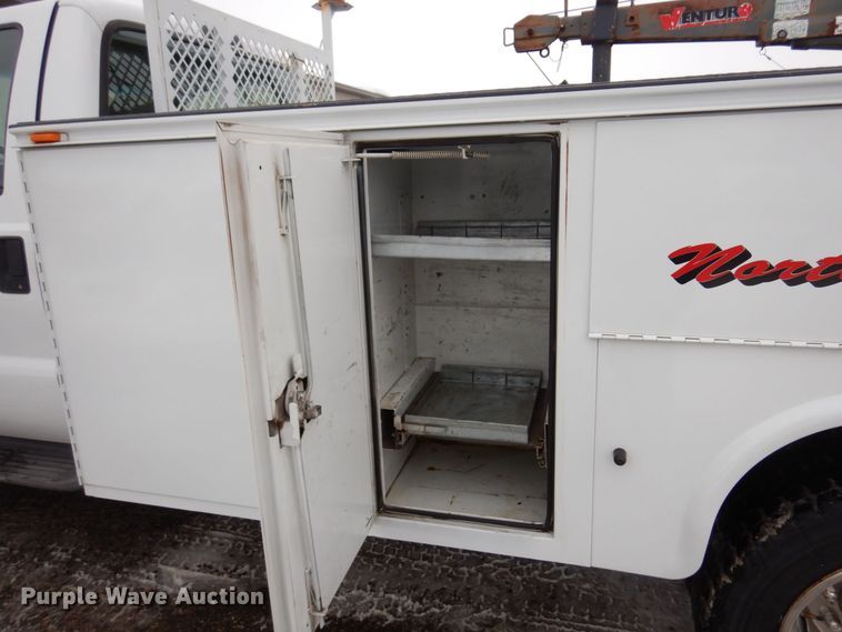 image for item AF9322 2003 Ford F550 Super Duty  utility / service truck