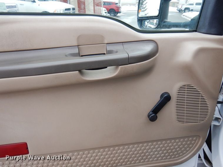 image for item AF9322 2003 Ford F550 Super Duty  utility / service truck