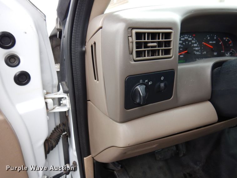 image for item AF9322 2003 Ford F550 Super Duty  utility / service truck