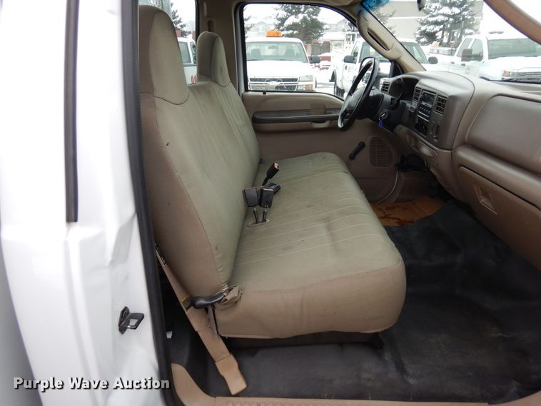 image for item AF9322 2003 Ford F550 Super Duty  utility / service truck