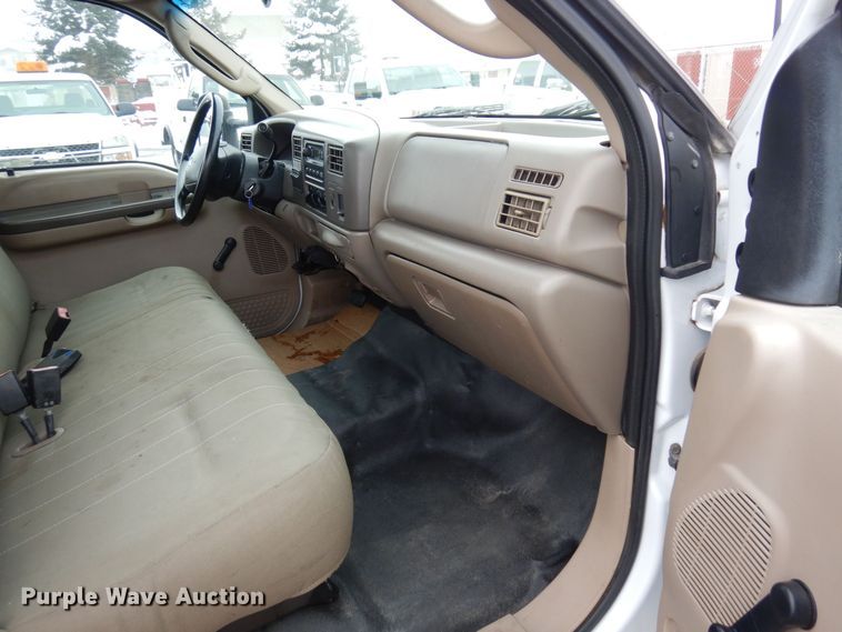 image for item AF9322 2003 Ford F550 Super Duty  utility / service truck