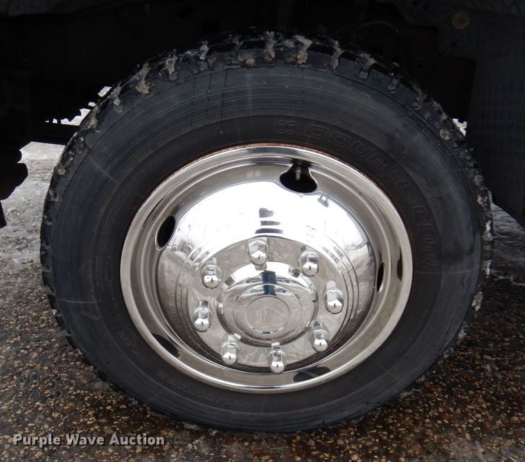 image for item AF9322 2003 Ford F550 Super Duty  utility / service truck