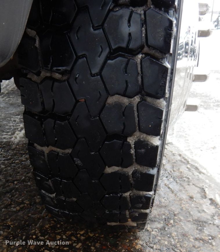 image for item AF9322 2003 Ford F550 Super Duty  utility / service truck