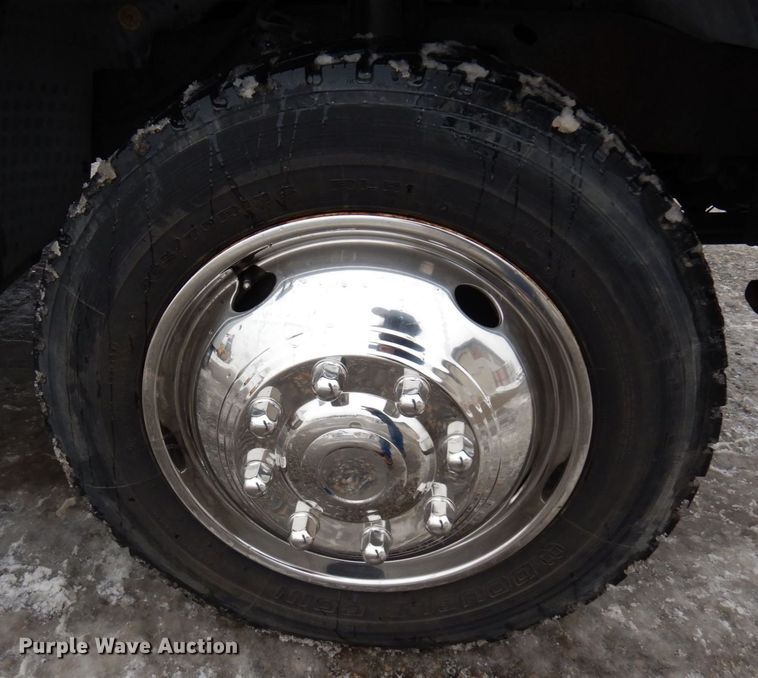 image for item AF9322 2003 Ford F550 Super Duty  utility / service truck