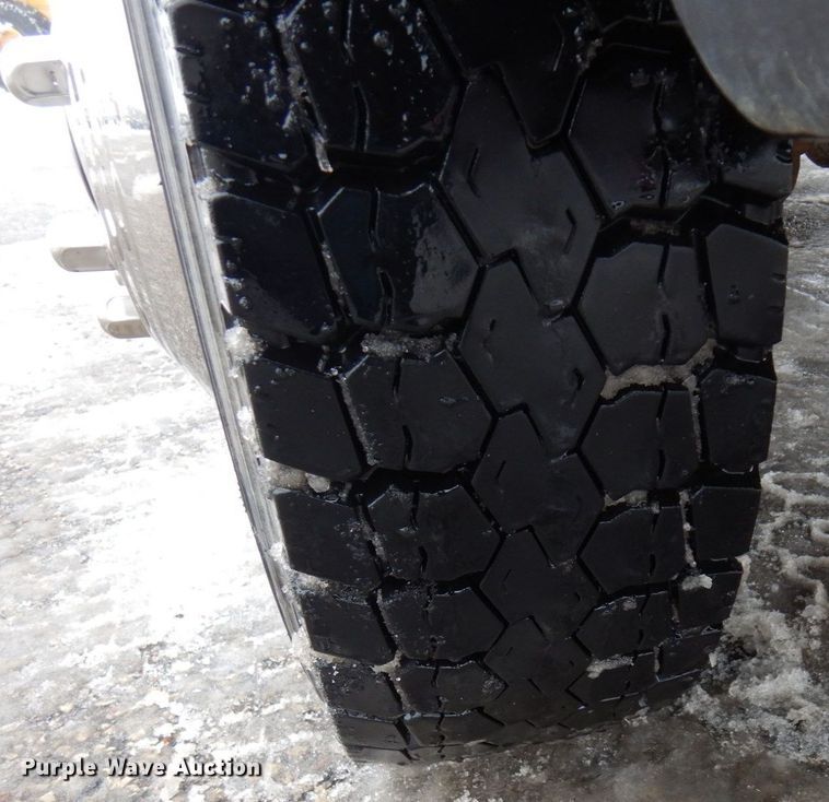 image for item AF9322 2003 Ford F550 Super Duty  utility / service truck