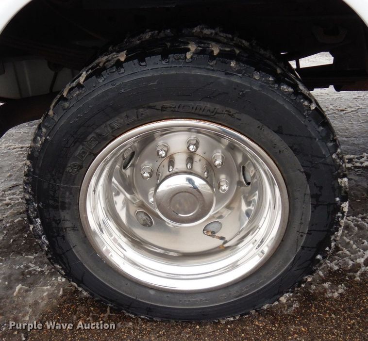 image for item AF9322 2003 Ford F550 Super Duty  utility / service truck