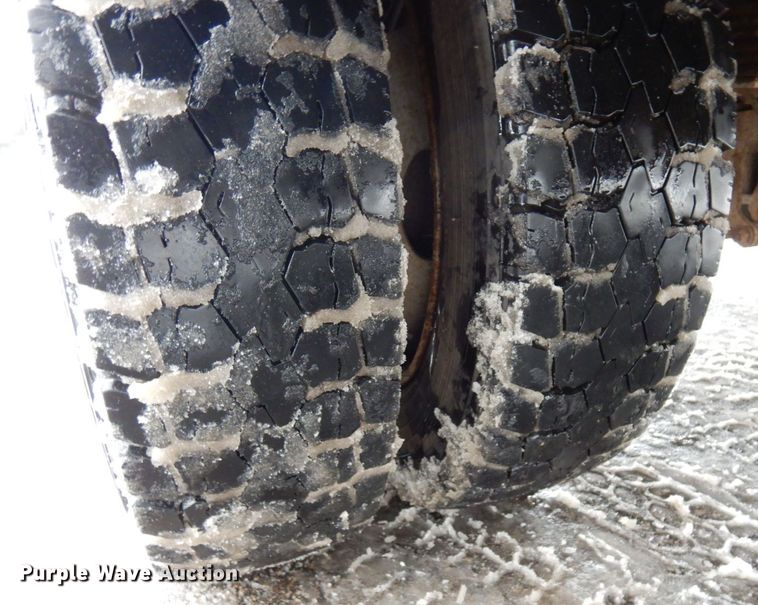 image for item AF9322 2003 Ford F550 Super Duty  utility / service truck