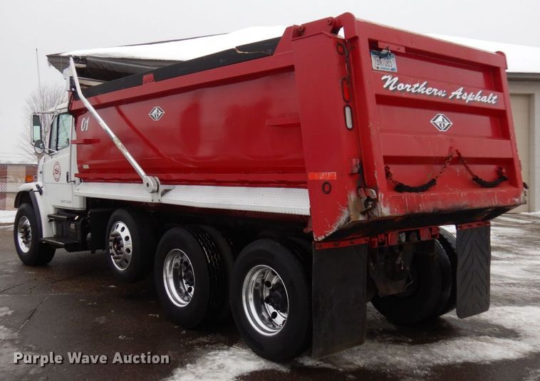 image for item AF9324 2001 Freightliner FL80  dump truck