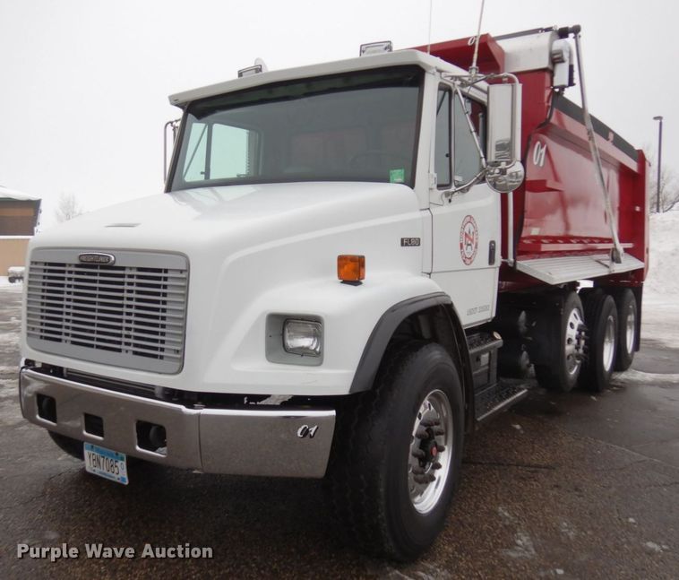 image for item AF9324 2001 Freightliner FL80  dump truck