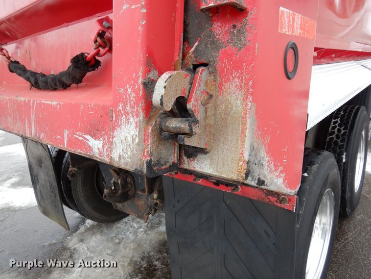 image for item AF9324 2001 Freightliner FL80  dump truck