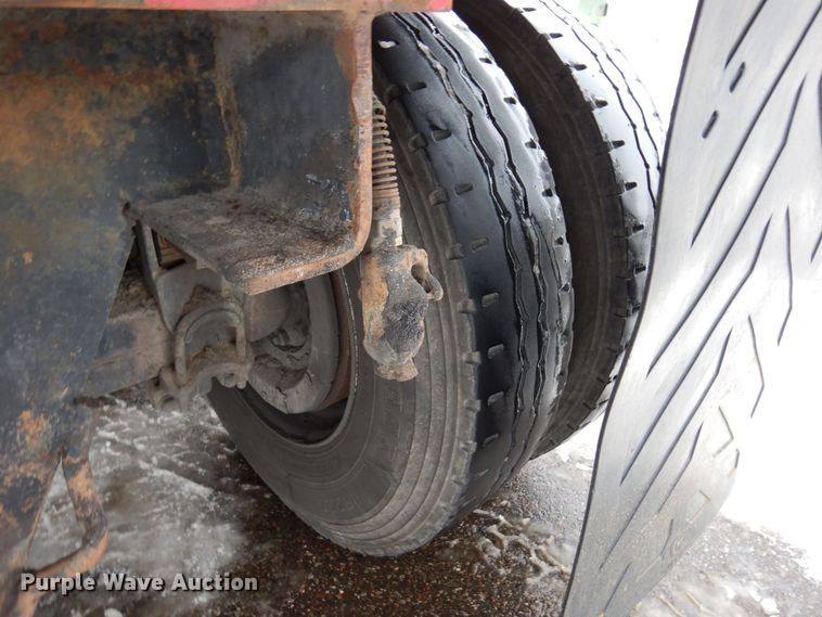 image for item AF9324 2001 Freightliner FL80  dump truck