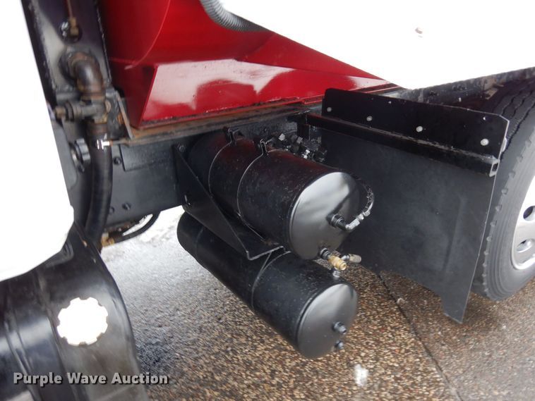 image for item AF9324 2001 Freightliner FL80  dump truck