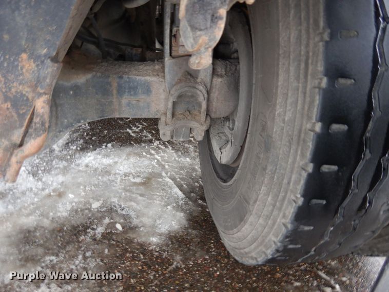 image for item AF9324 2001 Freightliner FL80  dump truck