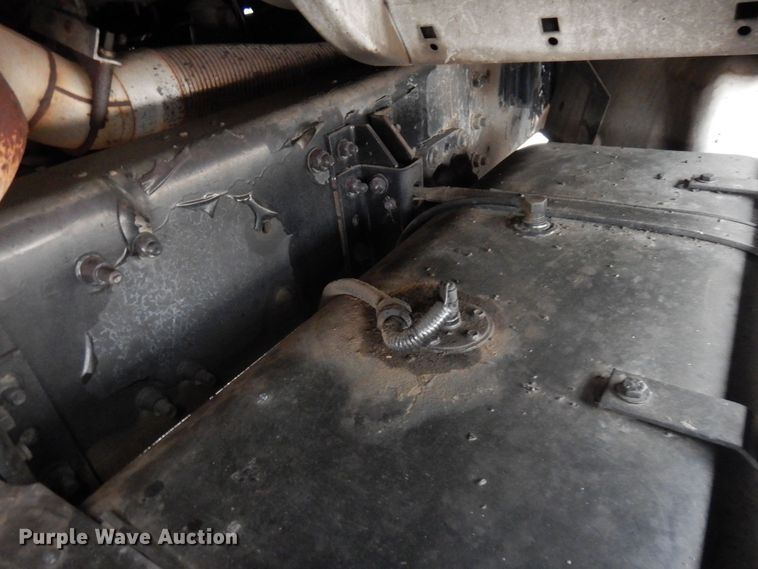 image for item AF9324 2001 Freightliner FL80  dump truck