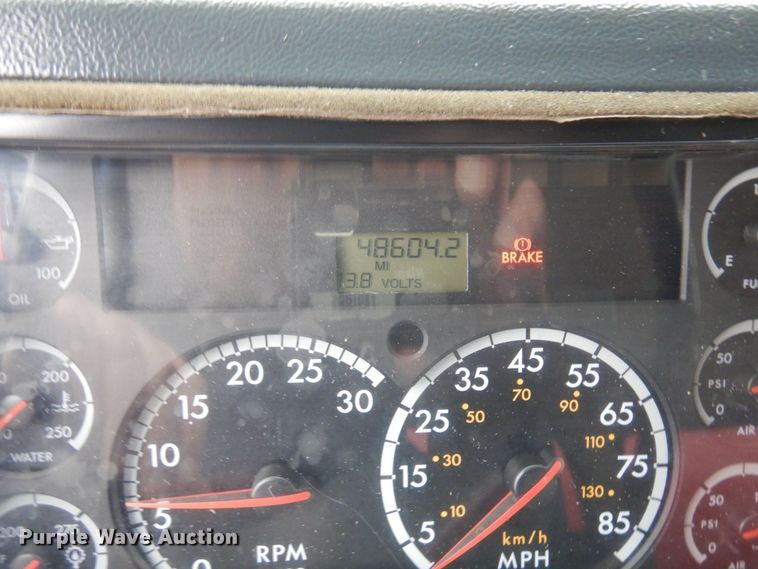 image for item AF9324 2001 Freightliner FL80  dump truck