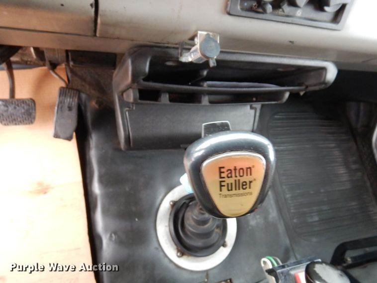 image for item AF9324 2001 Freightliner FL80  dump truck