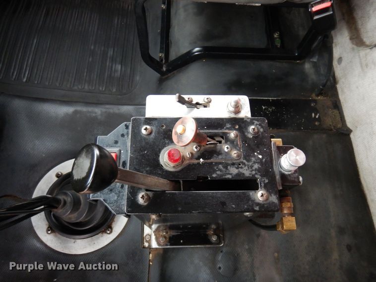 image for item AF9324 2001 Freightliner FL80  dump truck